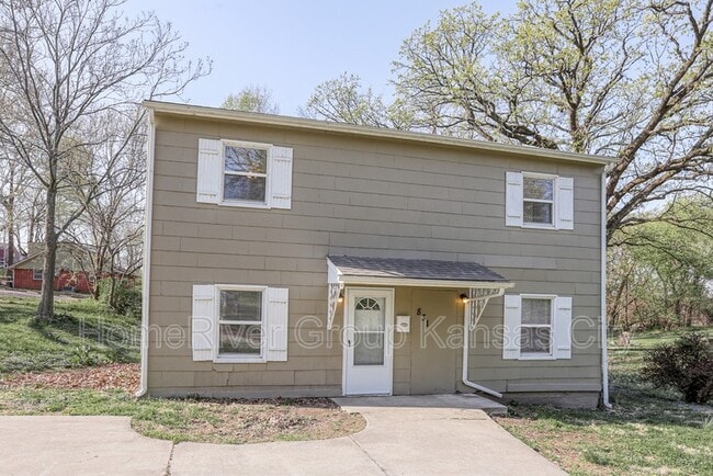 Building Photo - 831 Stewart Ave