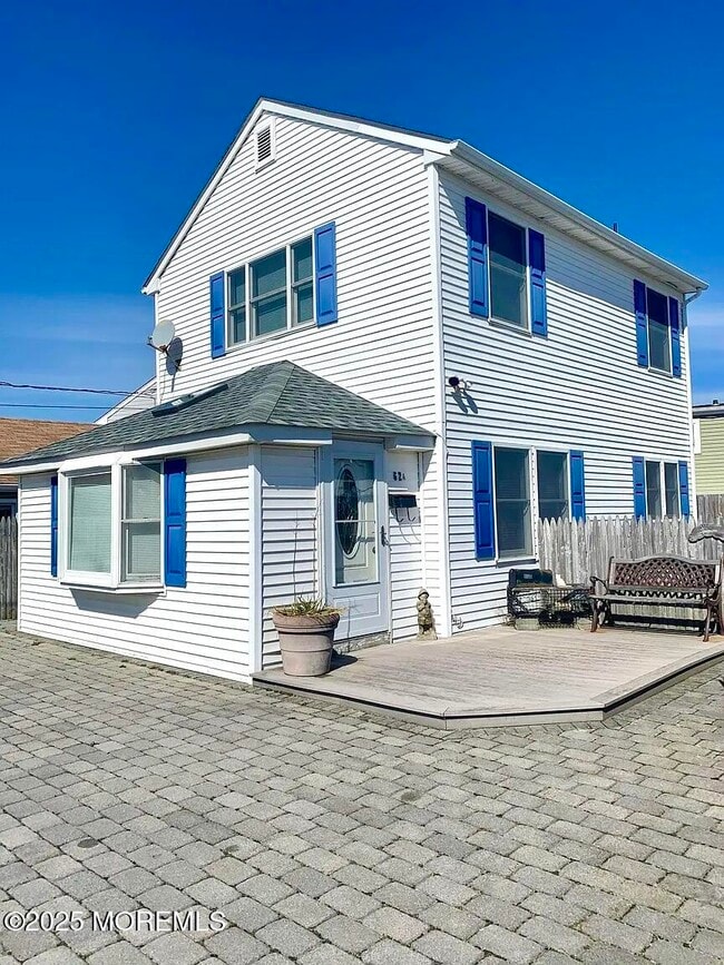 Primary Photo - 62A Inlet Dr