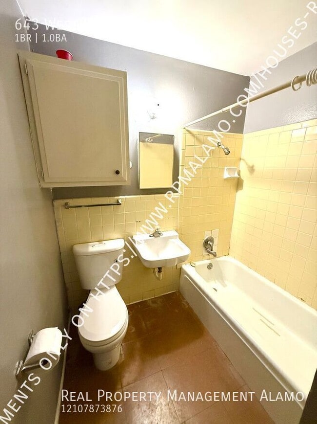 Building Photo - 643 W Summit Ave.