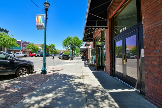 Building Photo - One-of-a-Kind Tejon Street Condo in Unbeatable Location! No Utility Setup Required!