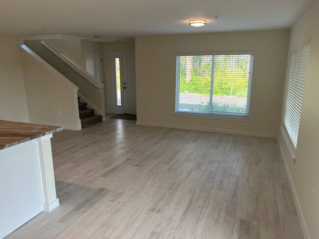 Building Photo - 7171 San Casa Dr