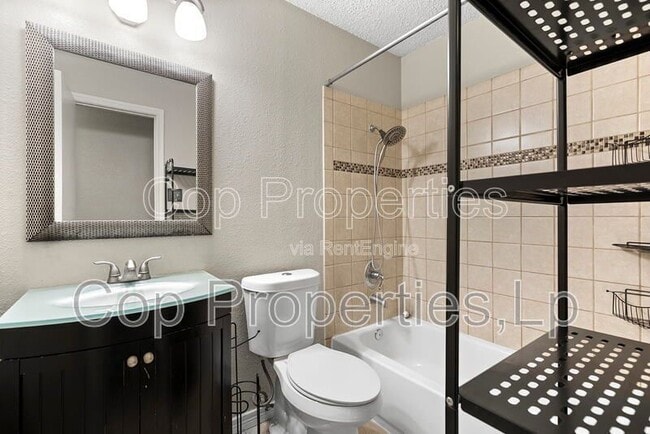 Building Photo - 6414 Maverick Oak Dr