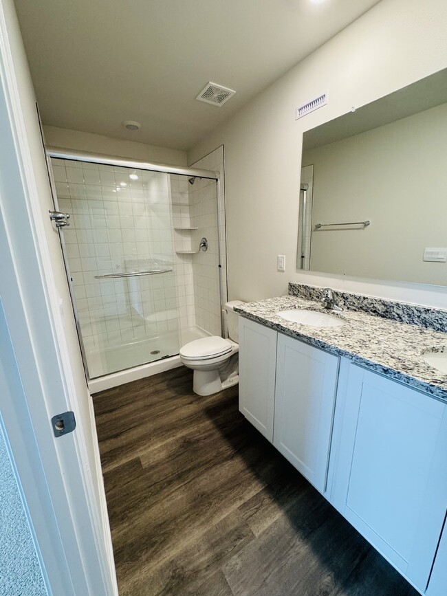 Building Photo - Brand New built townhome in a new communit...