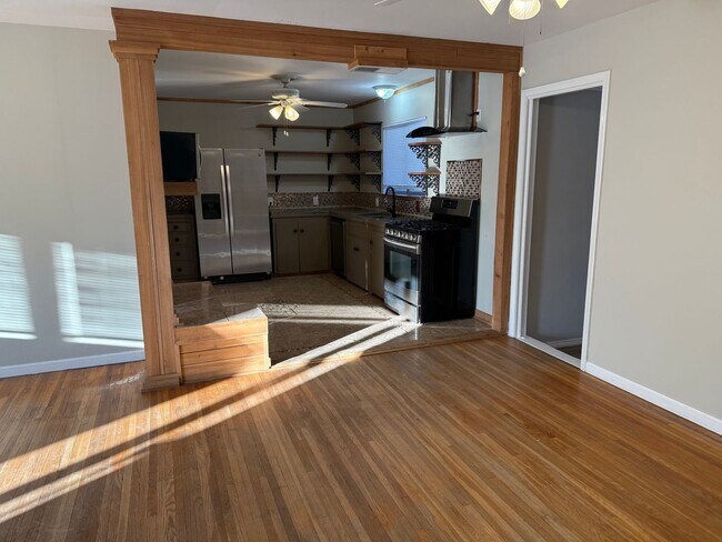 Building Photo - Charming 3-Bedroom Home in Convenient Tulsa Location