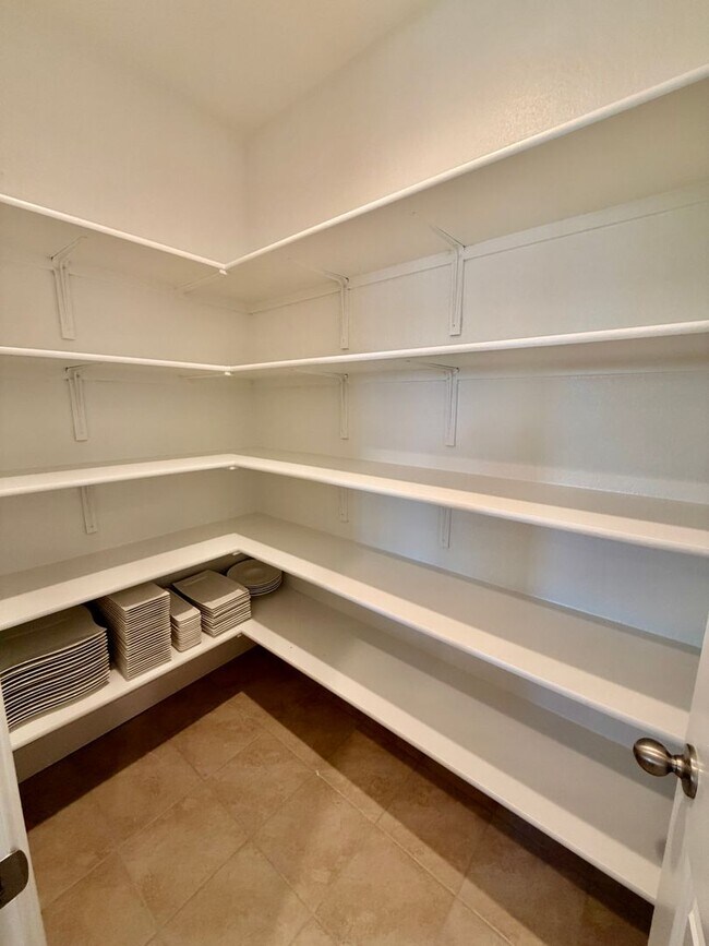 Building Photo - Vacaville 4 Bed | 3 Bath | Single-Story | 2,490 SF | Built in 2021