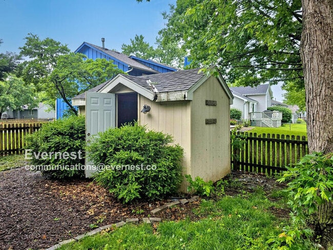 Building Photo - 14902 W 149th St
