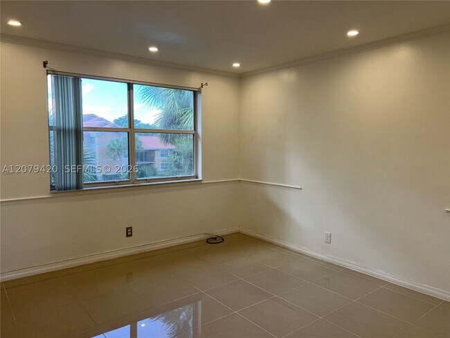 Building Photo - 8721 Wiles Rd