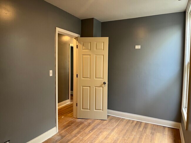 Building Photo - 648 W 60th St