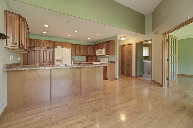 Building Photo - 403 E Main St