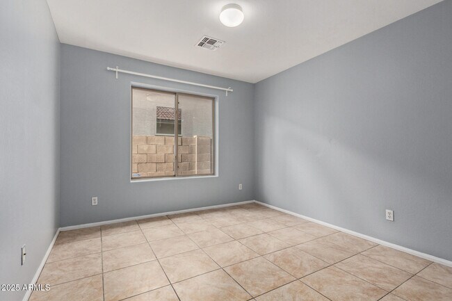 Building Photo - 5023 W Lynne Ln