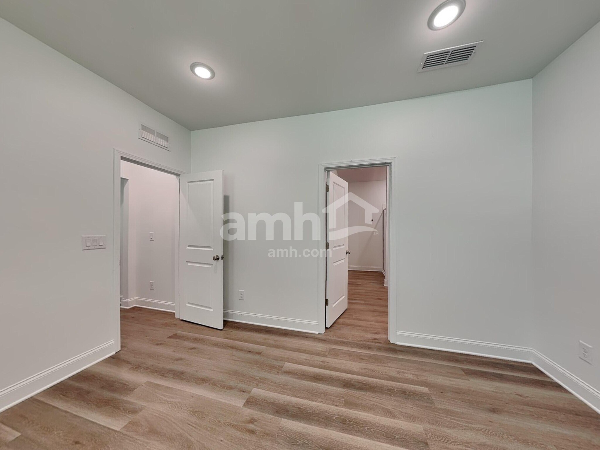 Building Photo - 1675 Soapstone Rd