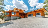 Building Photo - Stunning 4 Bed/3.5 Bath on 4.39 Acre Lot-7...