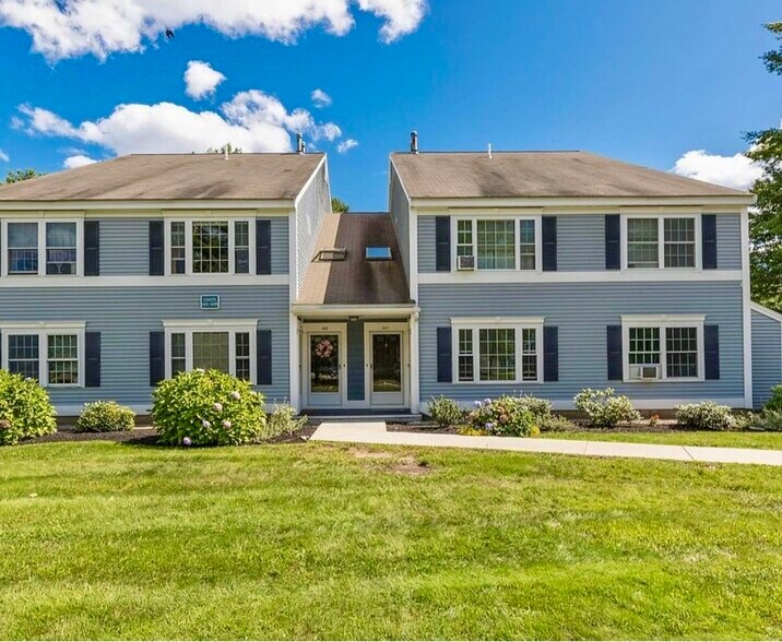 Building Photo - 305 Springbrook Cir
