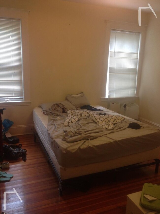 Building Photo - Brighton/Cleveland Circle 4 Bed Available ...