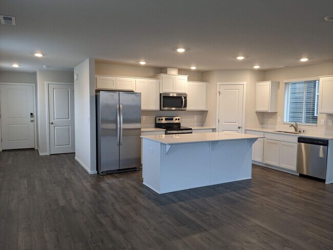 Building Photo - Stunning 4 Bed, 2.5 Bath Home with Premium Finishes, Spacious Layout, and Fenced Backyard!