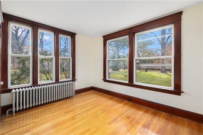 Building Photo - 31 Cranston Ave