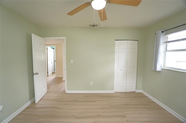 Building Photo - 3209 W Wallace Ave