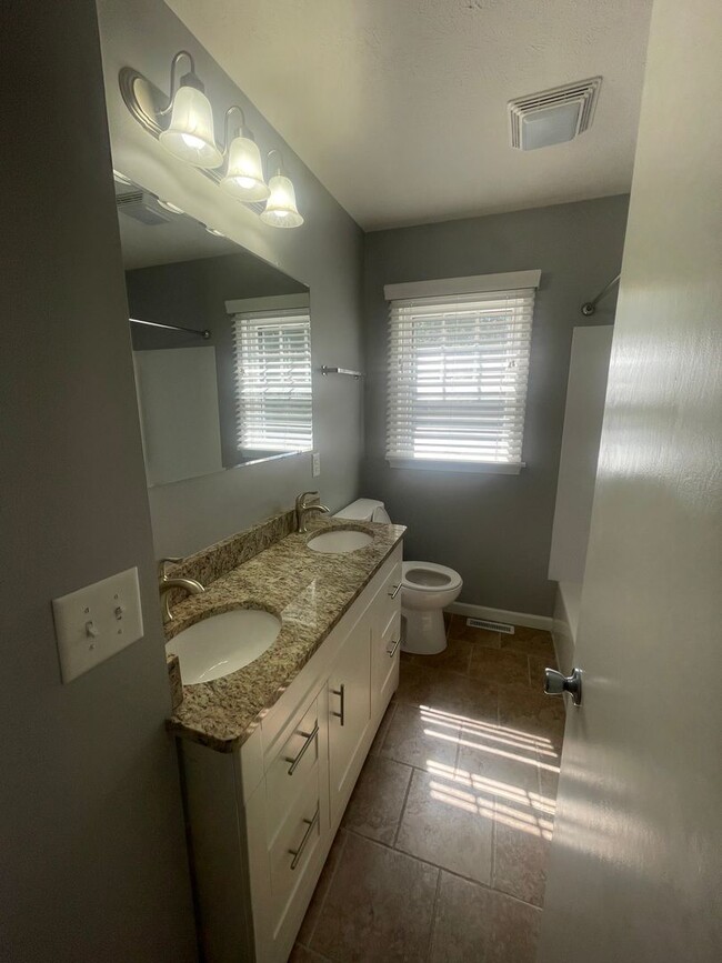 Building Photo - Home for Rent in Bellevue NE!