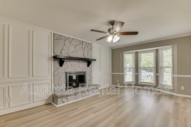 Building Photo - 454 Windtree Pl