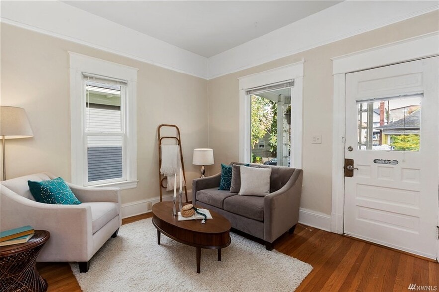 Building Photo - 5511 Brooklyn Ave NE