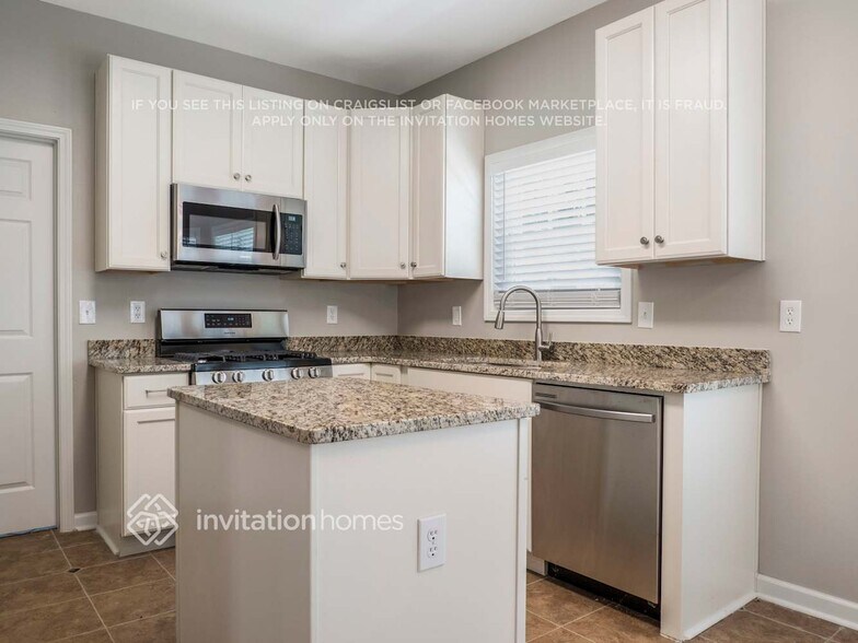 Building Photo - 1119 E Shoreview Rd