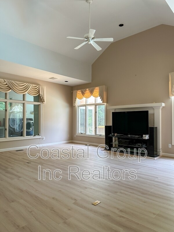 Building Photo - 1661 Spring House Trail