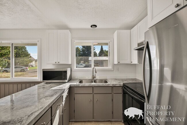 Building Photo - 578 Maple Leaf Dr