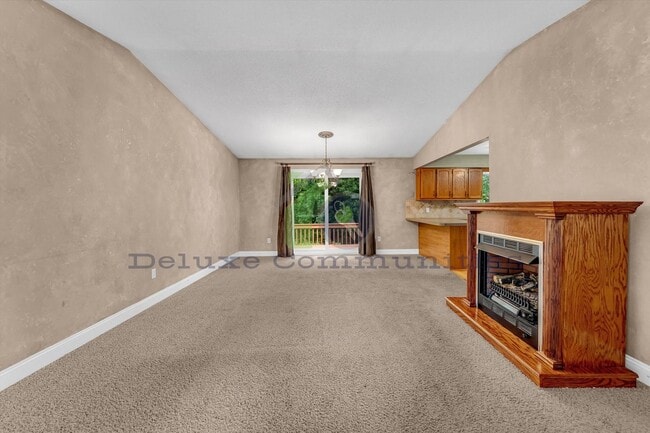 Building Photo - Beautiful Spacious 4 Bedroom Kentwood Home