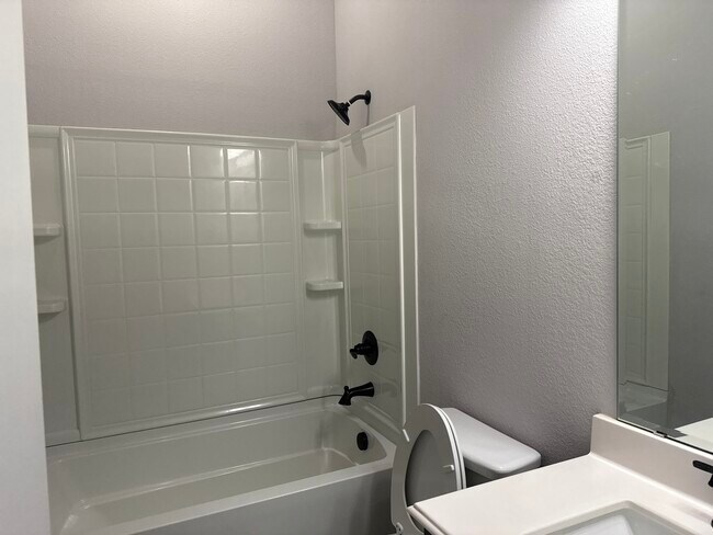 Building Photo - 1332 Fox Gln Trl