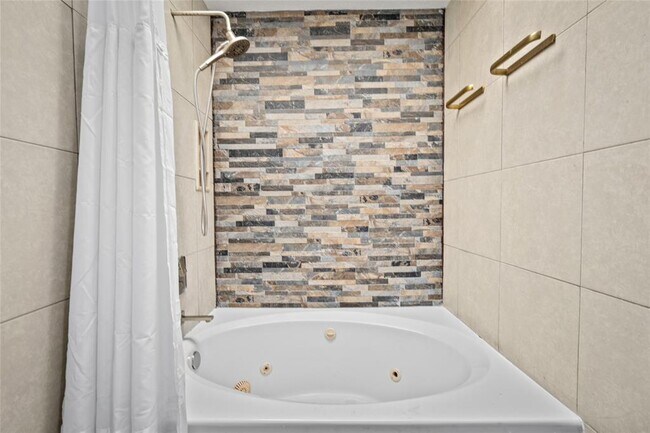 Building Photo - 9850 Pagewood Ln