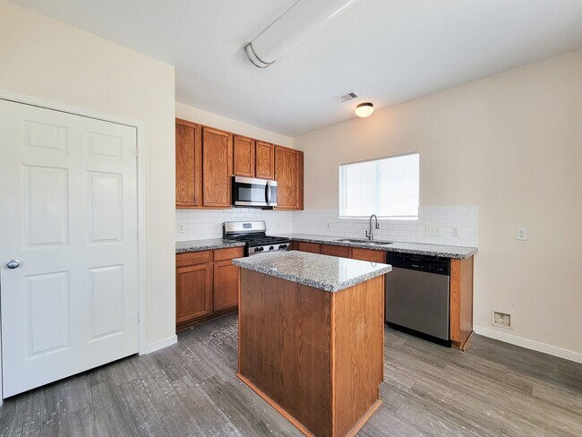 Building Photo - 21818 Grassy Hill Ln
