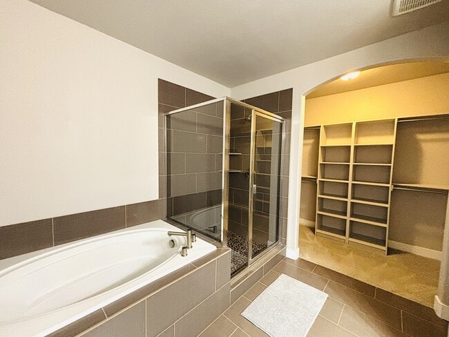 Building Photo - 11528 4055 W