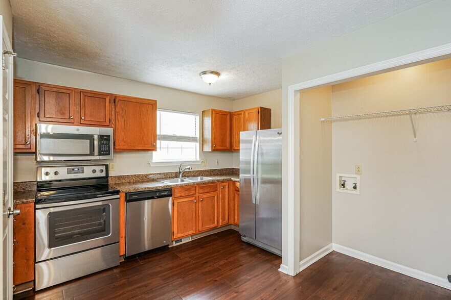 Building Photo - 4020 Calumet Dr