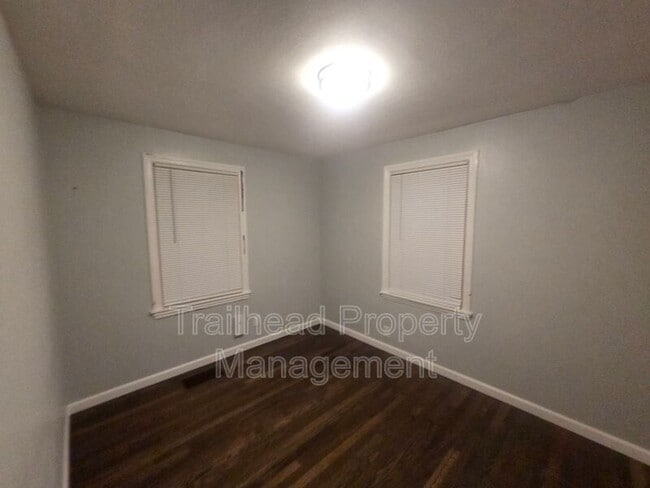 Building Photo - 618 NE 43rd St