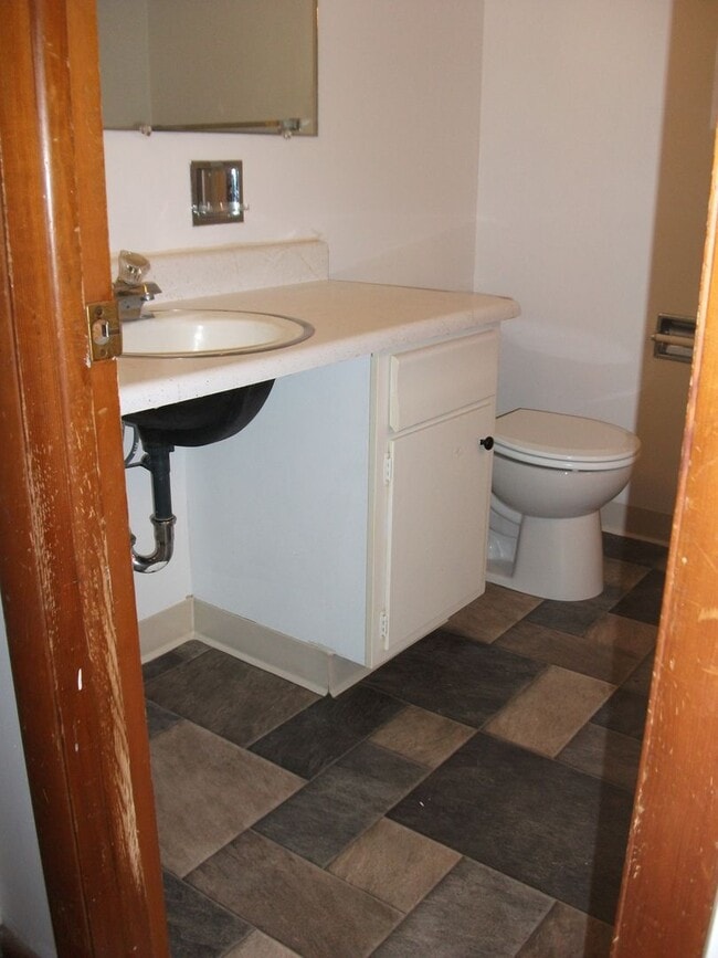 Building Photo - 6463 Wells Dr