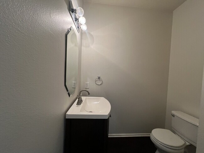 Building Photo - Charming 3-Bed /2 -Bath Sanctuary with Fireplace & Hardwood Floors, Between Evans and Bulverde at...