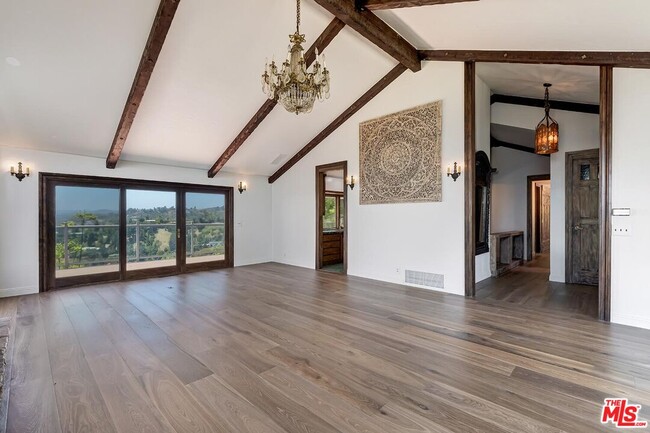 Building Photo - 9354 Claircrest Dr