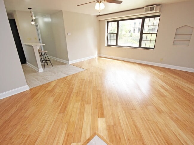 Interior Photo - WINSTON APARTMENTS -- 022