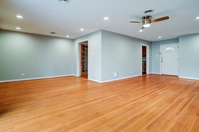 Building Photo - 8610 Bevlyn Dr