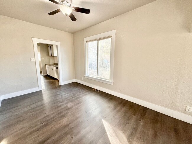 Building Photo - 1036 S Santa Fe Ave