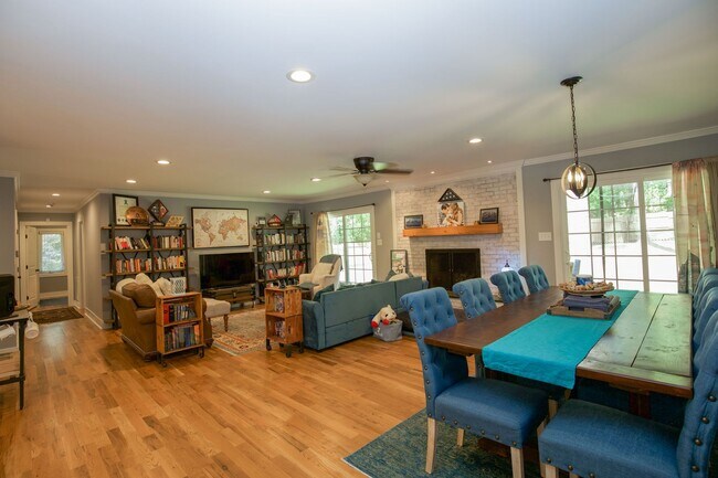 Building Photo - Charming Southern Pines Home on a Spacious...