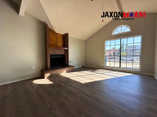 Building Photo - 1535 Rebecca Ann Dr