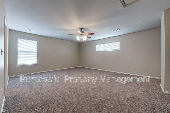 Building Photo - 615 W Shadow Ridge Way