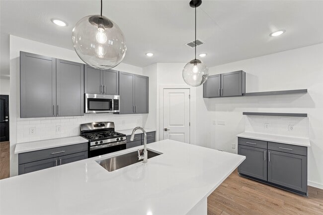 Building Photo - 4719 Bay Vista Dr