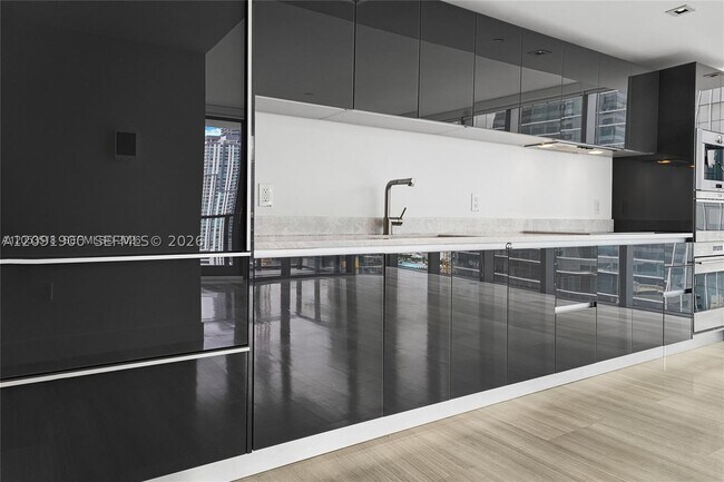 Building Photo - 1451 Brickell Ave