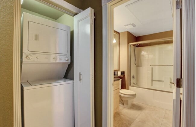 Building Photo - Luxury 1-Bedroom Rental in Guard-Gated Meridian – Walk to the Strip!