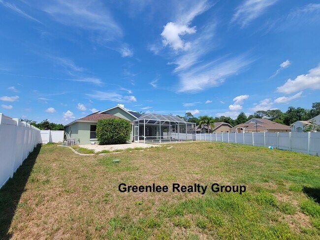 Building Photo - Spacious 3 Bed / 2 Bath pool home with lawn and pool care included in beautiful Rosewood at River...