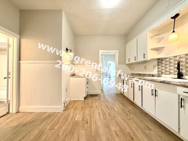 Building Photo - 615 S Jefferson St