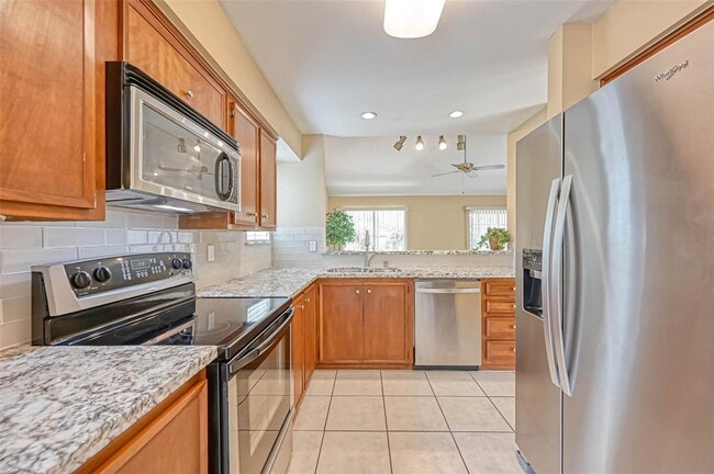 Building Photo - 2223 Kinbrook Dr