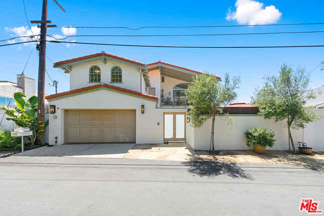 Building Photo - 27040 Malibu Cove Colony Dr